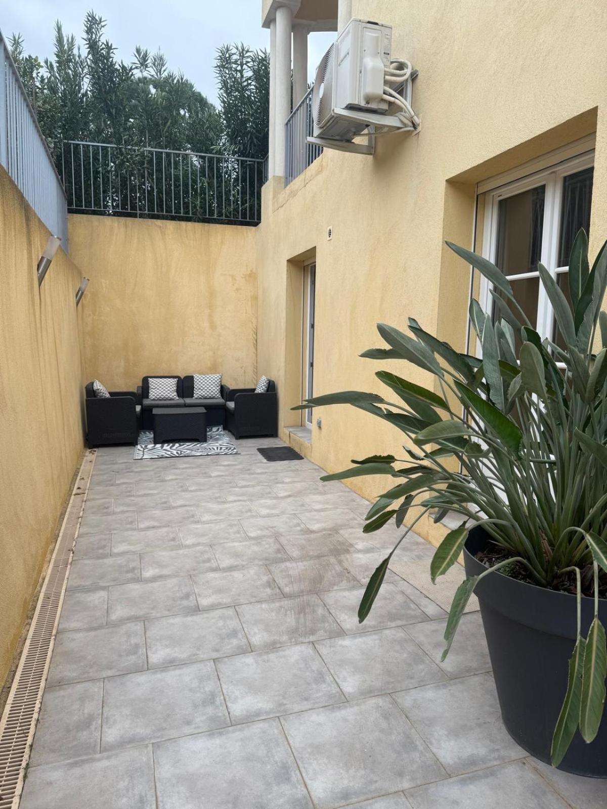 Detente Bas De Villa Jacuzzi, Piscine A 15 Min De Nice Carros Extérieur photo